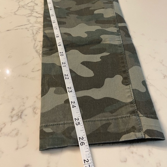 Old Navy pixie style camo pant - Picture 6 of 7